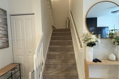 House in Coral Springs, Florida 3 bedrooms, 114.83 sq.m. № 1929449 - photo 17