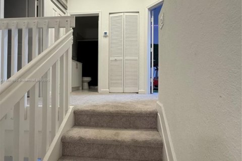 House in Coral Springs, Florida 3 bedrooms, 114.83 sq.m. № 1929449 - photo 9