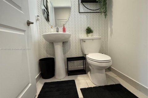 House in Coral Springs, Florida 3 bedrooms, 114.83 sq.m. № 1929449 - photo 21