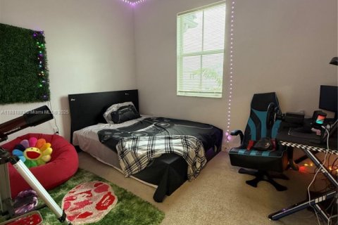 House in Coral Springs, Florida 3 bedrooms, 114.83 sq.m. № 1929449 - photo 7