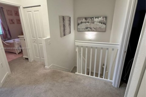 House in Coral Springs, Florida 3 bedrooms, 114.83 sq.m. № 1929449 - photo 4