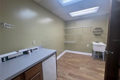 Propiedad comercial en alquiler en Jacksonville, Florida № 1520642 - foto 9