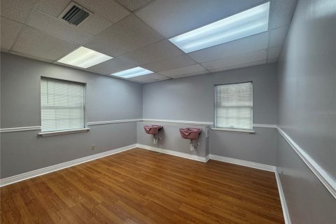 Propiedad comercial en alquiler en Jacksonville, Florida № 1520642 - foto 8