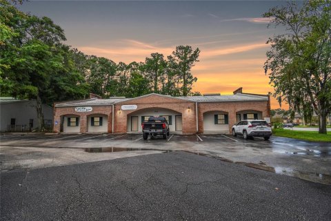 Propiedad comercial en alquiler en Jacksonville, Florida № 1520642 - foto 1