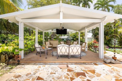 House in Miami, Florida 4 bedrooms, 245.73 sq.m. № 1833974 - photo 6