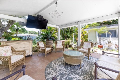 House in Miami, Florida 4 bedrooms, 245.73 sq.m. № 1833974 - photo 5