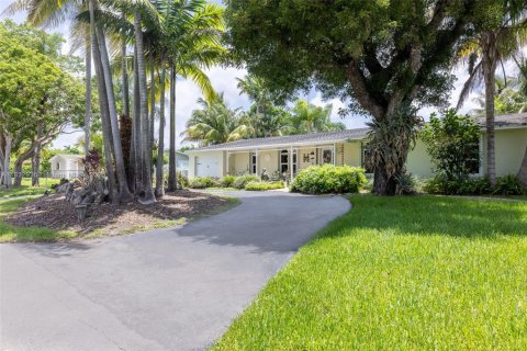 House in Miami, Florida 4 bedrooms, 245.73 sq.m. № 1833974 - photo 28