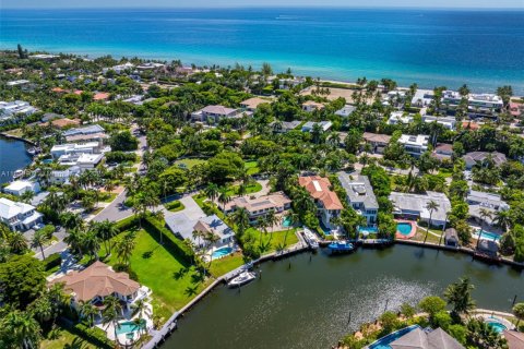 House in Golden Beach, Florida 4 bedrooms, 373.37 sq.m. № 1871828 - photo 6