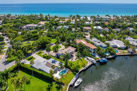 House in Golden Beach, Florida 4 bedrooms, 373.37 sq.m. № 1871828 - photo 8