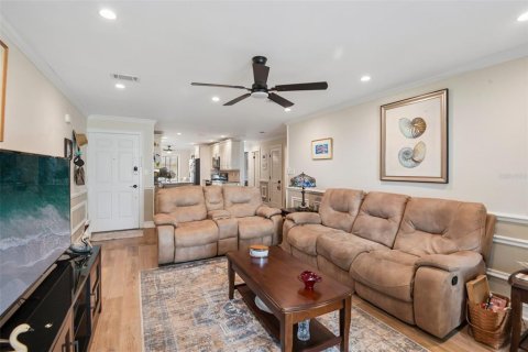 Condo in Saint Petersburg, Florida, 2 bedrooms  № 2285689 - photo 4