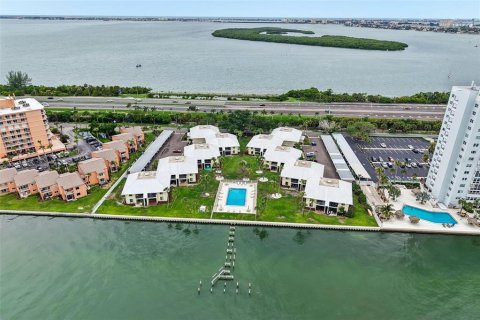 Condo in Saint Petersburg, Florida, 2 bedrooms  № 2285689 - photo 22