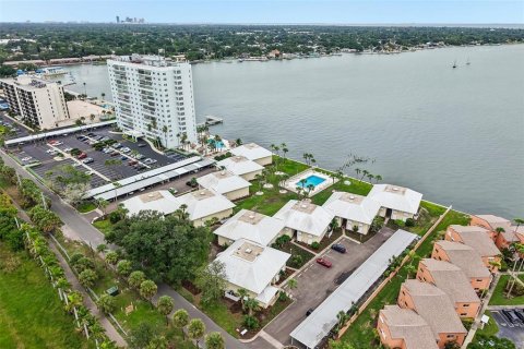 Condo in Saint Petersburg, Florida, 2 bedrooms  № 2285689 - photo 20
