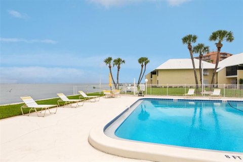 Condo in Saint Petersburg, Florida, 2 bedrooms  № 2285689 - photo 27