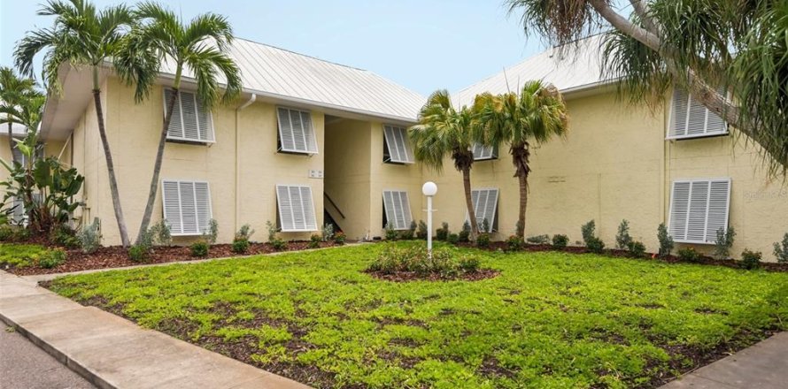Condo in Saint Petersburg, Florida, 2 bedrooms  № 2285689