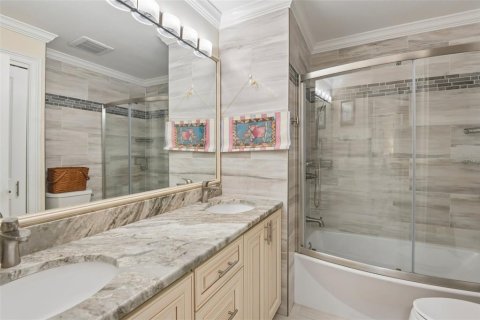 Condo in Saint Petersburg, Florida, 2 bedrooms  № 2285689 - photo 12