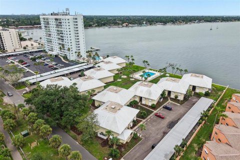 Condo in Saint Petersburg, Florida, 2 bedrooms  № 2285689 - photo 19