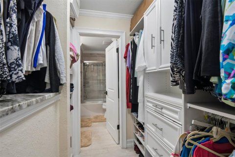 Condo in Saint Petersburg, Florida, 2 bedrooms  № 2285689 - photo 11