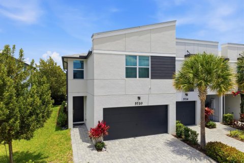Townhouse in West Palm Beach, Florida 3 bedrooms, 163.32 sq.m. № 2175951