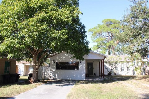 Casa en Saint Petersburg, Florida 4 dormitorios, 148.27 m2 № 2238126
