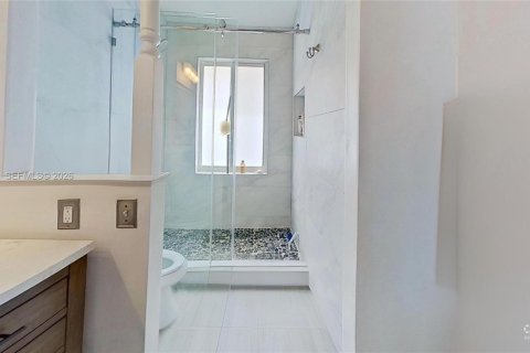 House in Hollywood, Florida 3 bedrooms, 156.35 sq.m. № 2043020 - photo 15