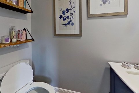 House in Hollywood, Florida 3 bedrooms, 156.35 sq.m. № 2043020 - photo 6