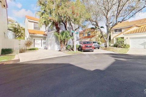 House in Hollywood, Florida 3 bedrooms, 156.35 sq.m. № 2043020 - photo 27