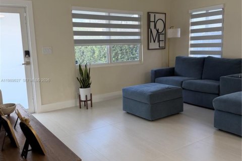 Снять в аренду виллу или дом в Майами, Флорида 3 спальни, 102.38м2, № 2052494 - фото 4