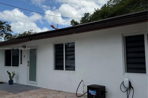 Снять в аренду виллу или дом в Майами, Флорида 3 спальни, 102.38м2, № 2052494 - фото 2