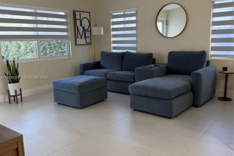 Снять в аренду виллу или дом в Майами, Флорида 3 спальни, 102.38м2, № 2052494 - фото 5