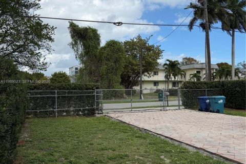 Дом в Майами, Флорида 3 спальни, 102.38м2 № 2052494