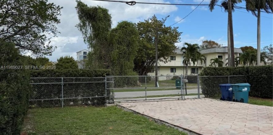 Дом в Майами, Флорида 3 спальни, 102.38м2 № 2052494