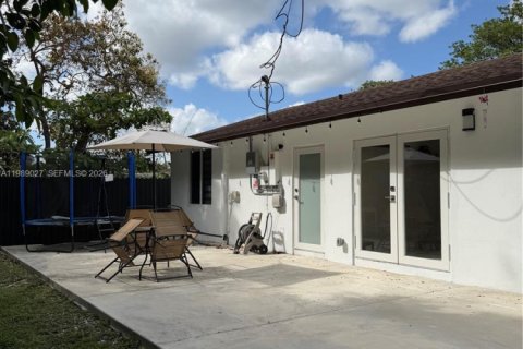 Снять в аренду виллу или дом в Майами, Флорида 3 спальни, 102.38м2, № 2052494 - фото 7