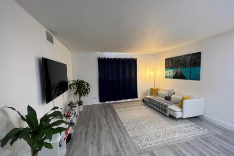 Copropriété à louer à Boca Raton, Floride: 1 chambre, 69.21 m2 № 2180172 - photo 2