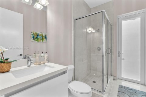 Снять в аренду виллу или дом в Дорал, Флорида 5 спален, 336.68м2, № 2005235 - фото 23