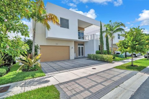 Снять в аренду виллу или дом в Дорал, Флорида 5 спален, 336.68м2, № 2005235 - фото 17
