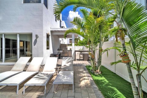 Снять в аренду виллу или дом в Дорал, Флорида 5 спален, 336.68м2, № 2005235 - фото 11