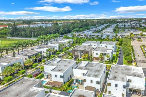 Снять в аренду виллу или дом в Дорал, Флорида 5 спален, 336.68м2, № 2005235 - фото 4