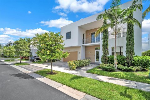 Снять в аренду виллу или дом в Дорал, Флорида 5 спален, 336.68м2, № 2005235 - фото 20