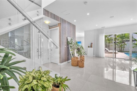 Снять в аренду виллу или дом в Дорал, Флорида 5 спален, 336.68м2, № 2005235 - фото 24