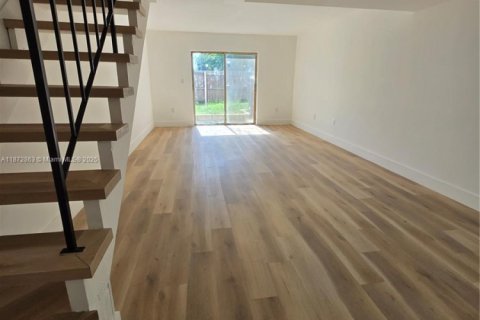 Купить кондоминиум в Майами, Флорида 2 спальни, 101.91м2, № 1955881 - фото 6