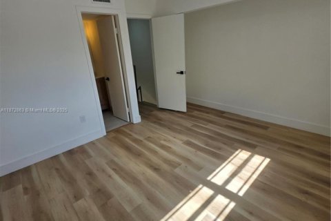 Купить кондоминиум в Майами, Флорида 2 спальни, 101.91м2, № 1955881 - фото 11