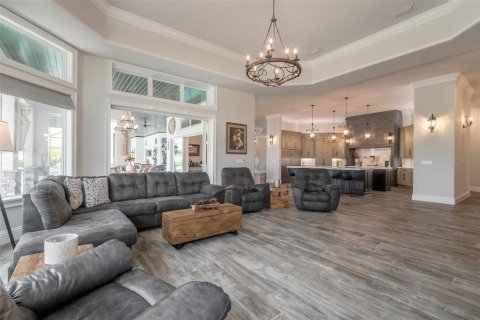 Casa en venta en New Smyrna Beach, Florida, 5 dormitorios, 699.37 m2 № 2431083 - foto 5