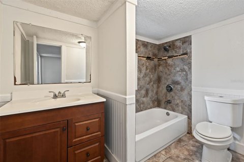 Villa ou maison à vendre à Tampa, Floride: 4 chambres, 172.05 m2 № 2420552 - photo 27