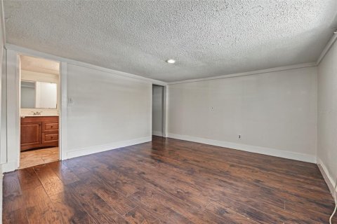 Villa ou maison à vendre à Tampa, Floride: 4 chambres, 172.05 m2 № 2420552 - photo 24