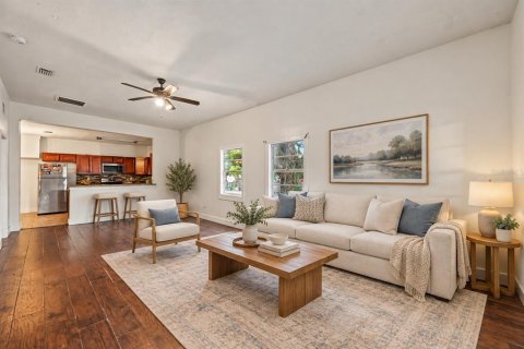 Villa ou maison à vendre à Tampa, Floride: 4 chambres, 172.05 m2 № 2420552 - photo 4