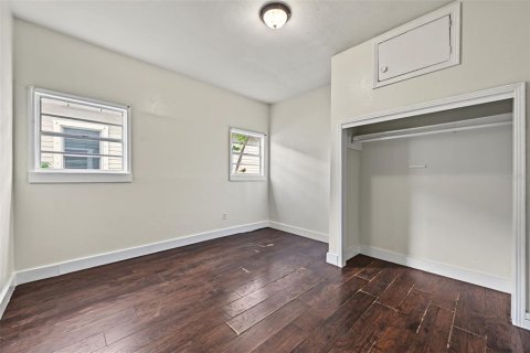 Villa ou maison à vendre à Tampa, Floride: 4 chambres, 172.05 m2 № 2420552 - photo 15