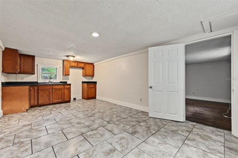 Villa ou maison à vendre à Tampa, Floride: 4 chambres, 172.05 m2 № 2420552 - photo 23