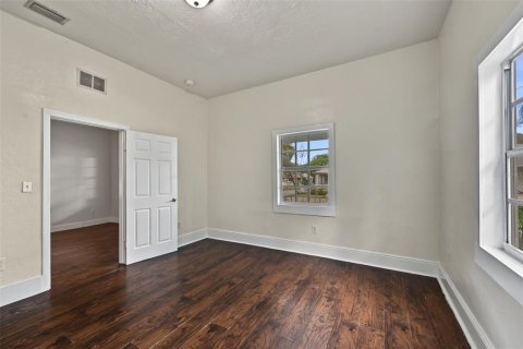 Villa ou maison à vendre à Tampa, Floride: 4 chambres, 172.05 m2 № 2420552 - photo 12