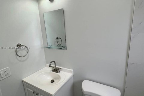 Appartement à louer à Miami, Floride: 3 chambres, 91.97 m2 № 1931243 - photo 7
