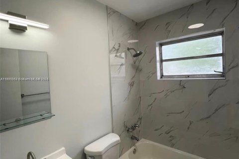 Appartement à louer à Miami, Floride: 3 chambres, 91.97 m2 № 1931243 - photo 4